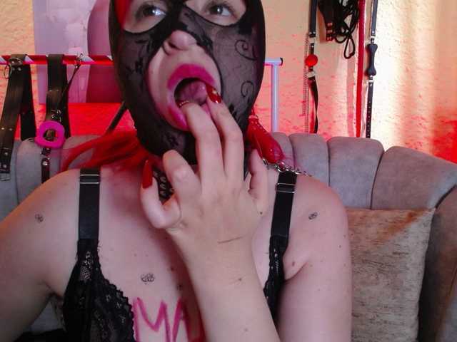 Naty-slavedoll's BongaCams show and profile