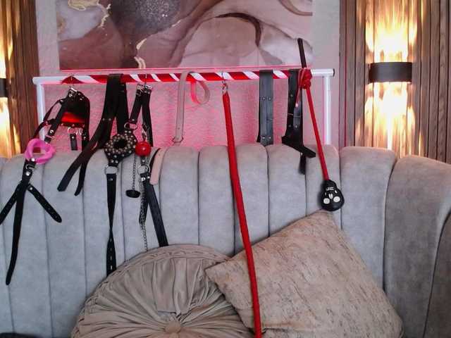 Naty-slavedoll's BongaCams show and profile