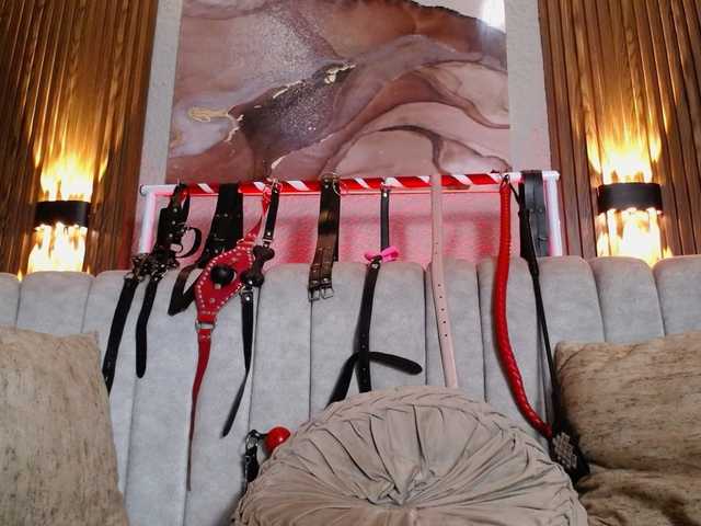 Naty-slavedoll's BongaCams show and profile