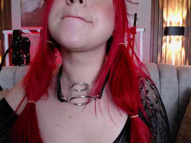 Naty-slavedoll webcam