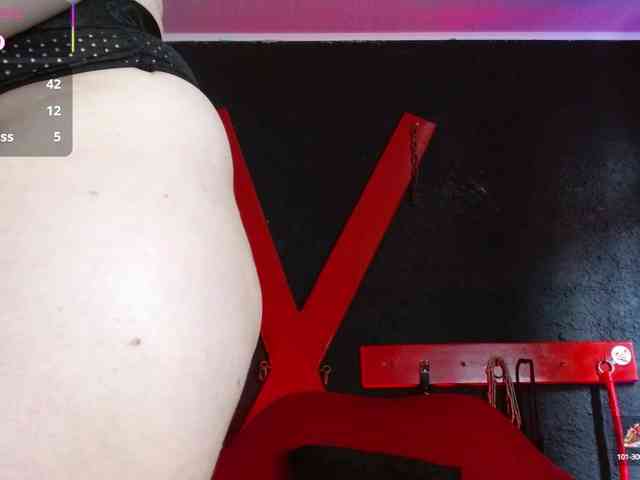 Naty-slavedoll webcam
