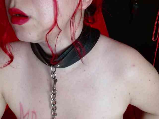 Naty-slavedoll webcam