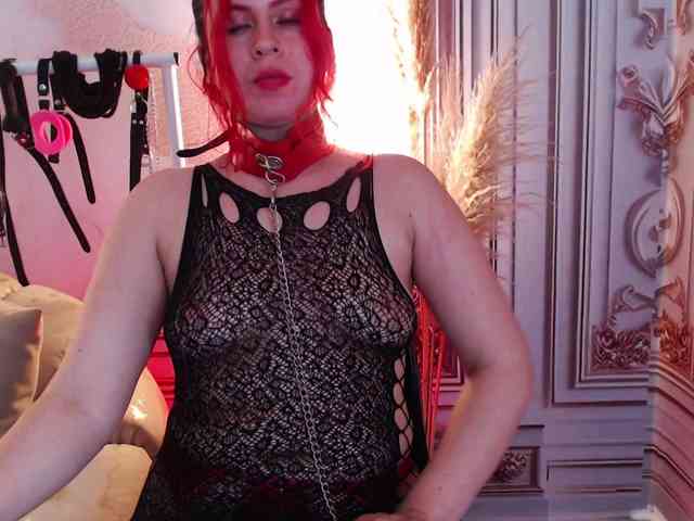 Naty-slavedoll webcam