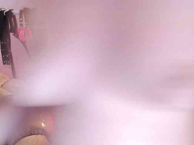 Naty-slavedoll webcam