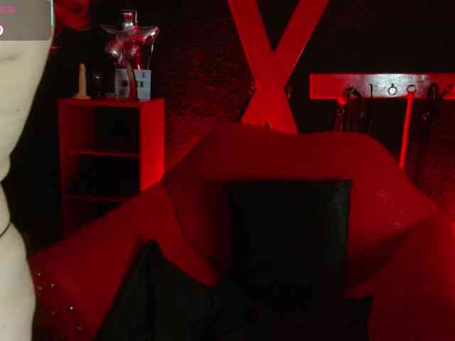 Naty-slavedoll webcam