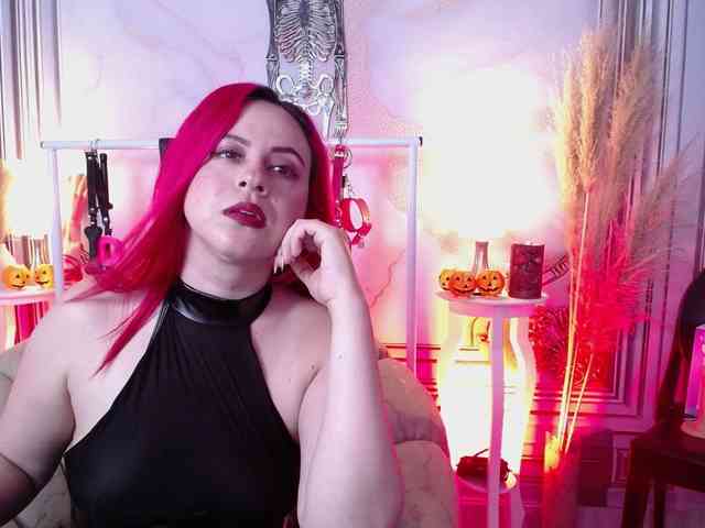 Naty-slavedoll webcam