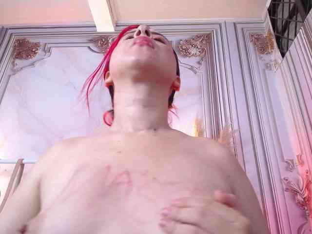 Naty-slavedoll webcam