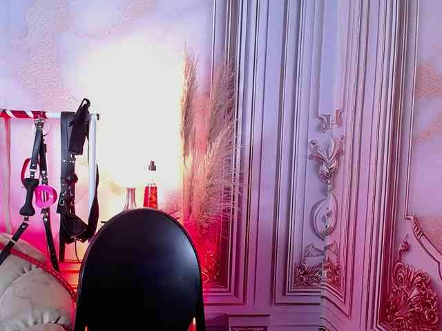 Naty-slavedoll webcam