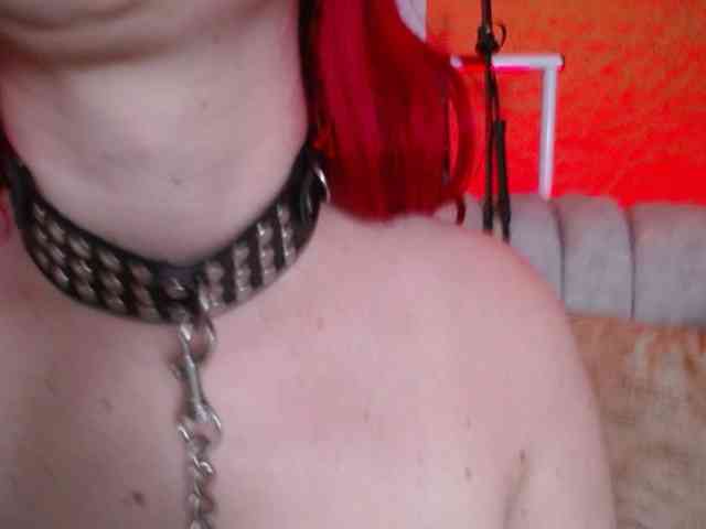 Naty-slavedoll webcam