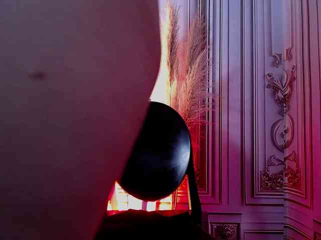 Naty-slavedoll webcam