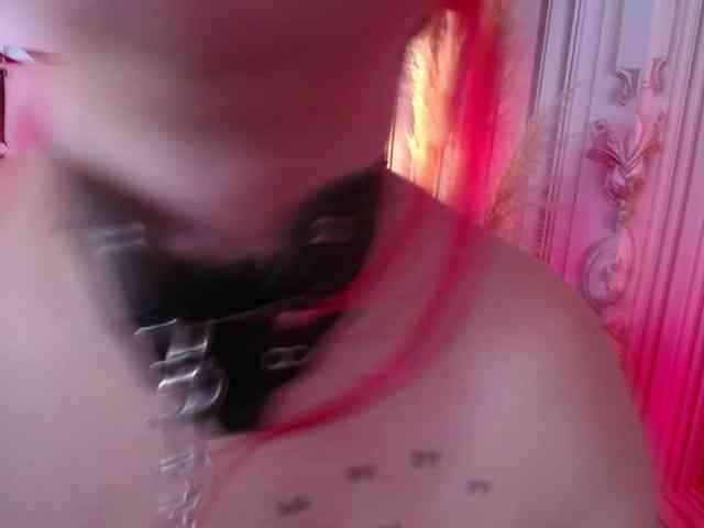 Naty-slavedoll webcam