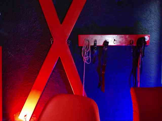 Naty-slavedoll webcam