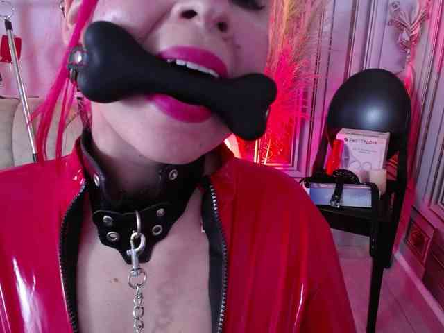 Naty-slavedoll webcam