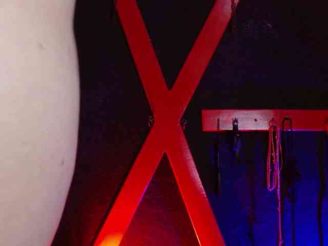 Naty-slavedoll webcam