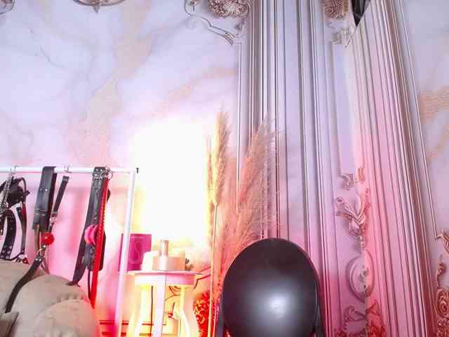 Naty-slavedoll webcam