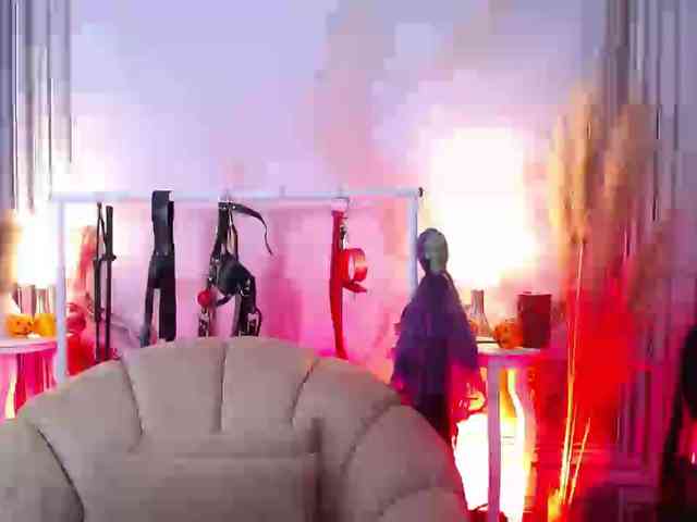 Naty-slavedoll webcam