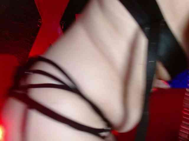 Naty-slavedoll webcam