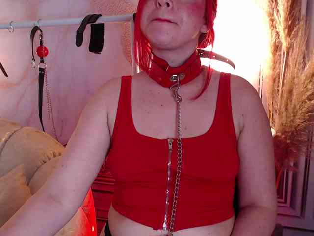 Naty-slavedoll webcam