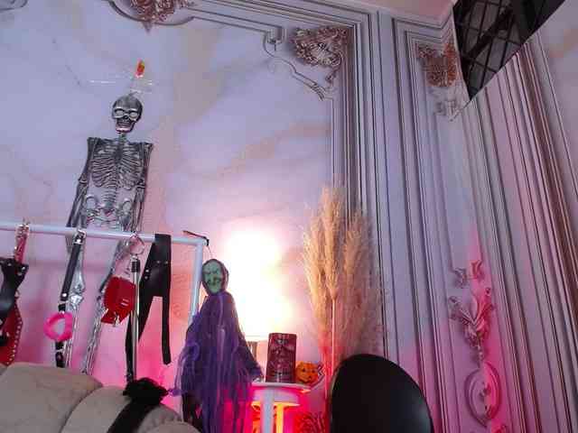 Naty-slavedoll webcam
