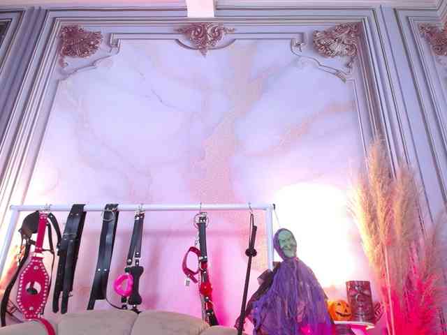 Naty-slavedoll webcam