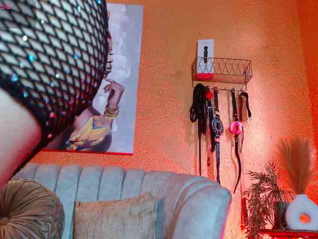 Naty-slavedoll webcam