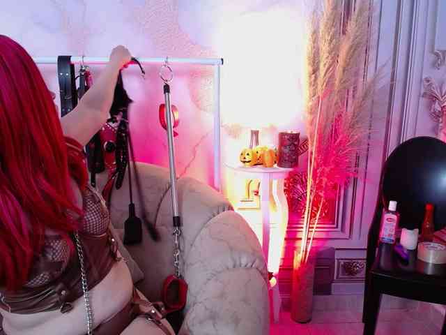 Naty-slavedoll webcam