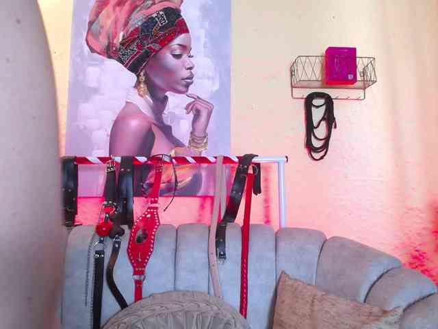 Naty-slavedoll webcam