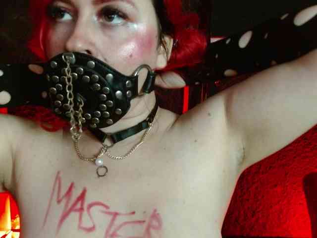 Naty-slavedoll webcam