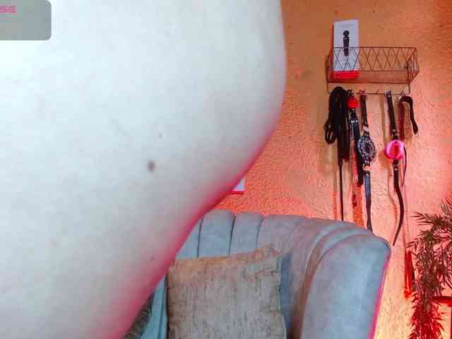 Naty-slavedoll webcam