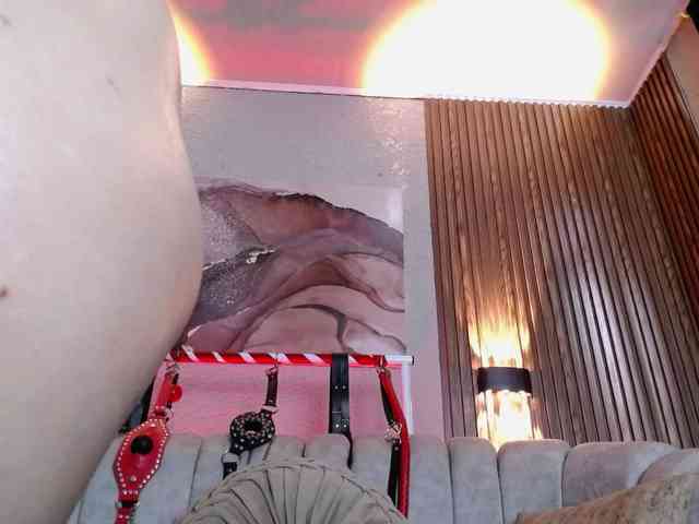 Naty-slavedoll webcam