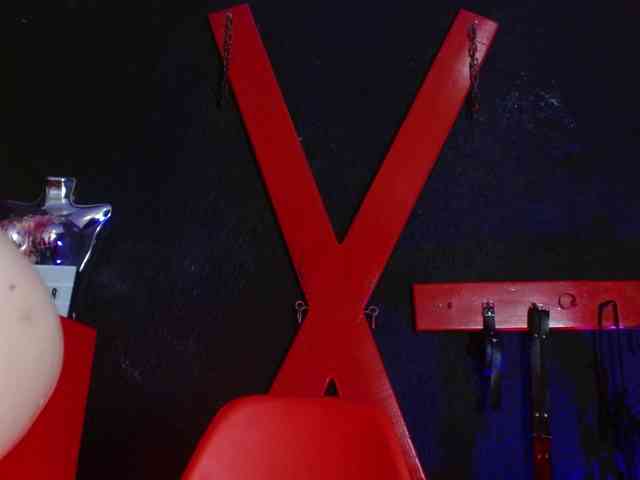 Naty-slavedoll webcam