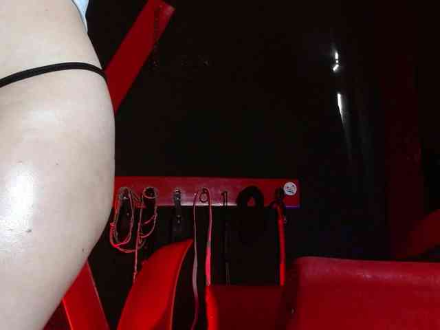 Naty-slavedoll webcam