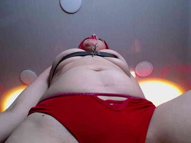 Naty-slavedoll webcam