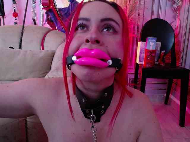 Naty-slavedoll webcam