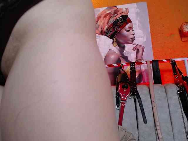 Naty-slavedoll webcam