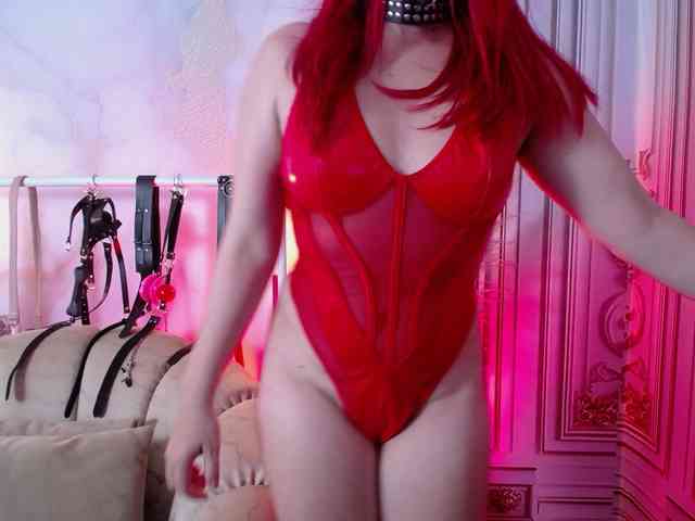 Naty-slavedoll webcam