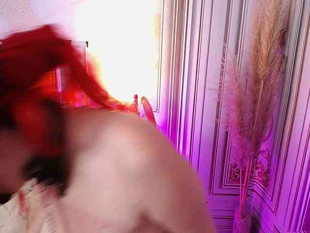 Naty-slavedoll webcam