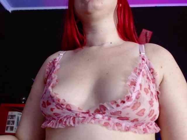 Naty-slavedoll webcam