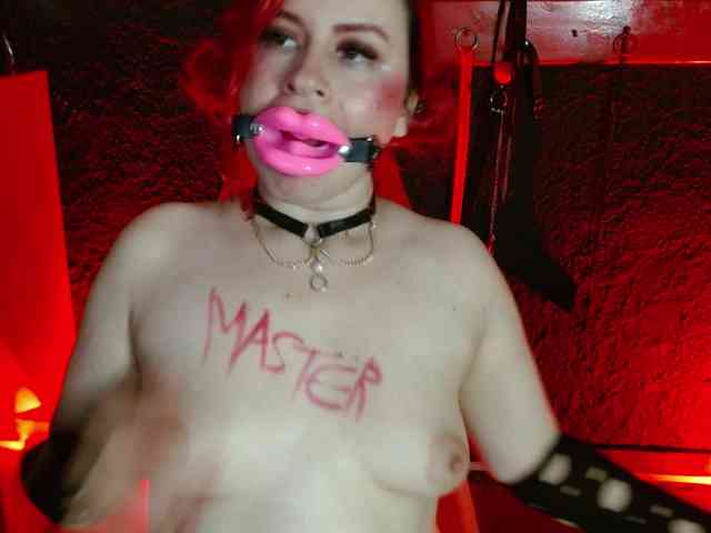 Naty-slavedoll webcam