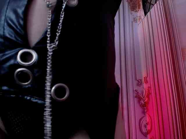 Naty-slavedoll webcam