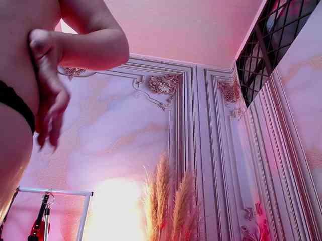 Naty-slavedoll webcam
