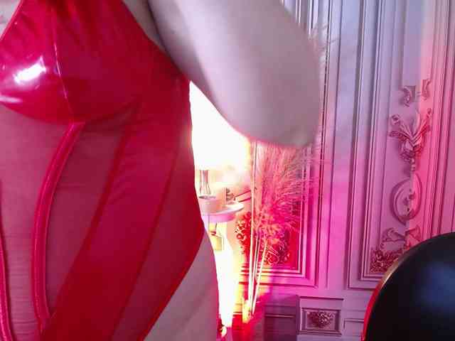 Naty-slavedoll webcam