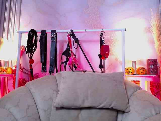Naty-slavedoll webcam
