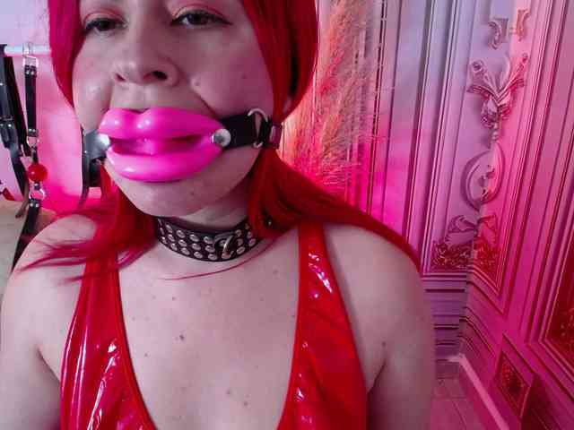 Naty-slavedoll webcam