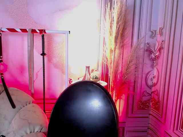 Naty-slavedoll webcam