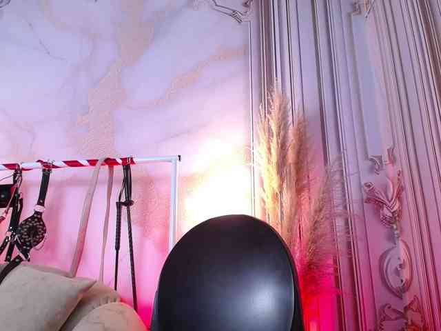 Naty-slavedoll webcam