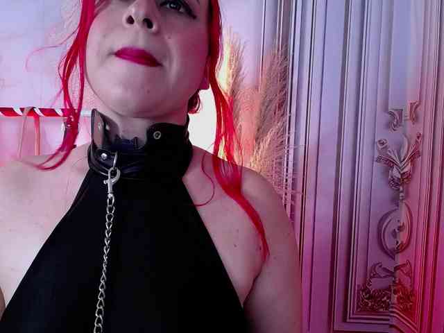 Naty-slavedoll webcam