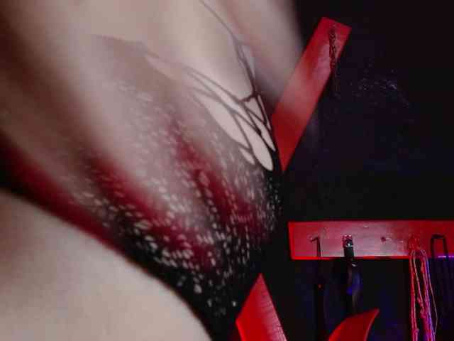 Naty-slavedoll webcam
