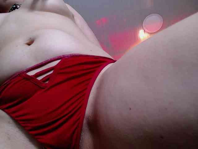 Naty-slavedoll webcam