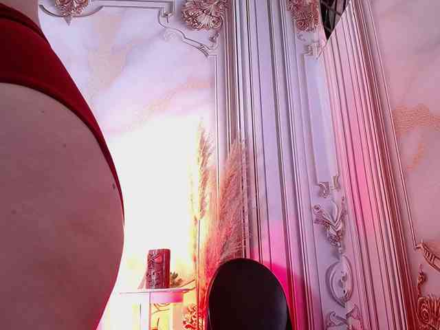 Naty-slavedoll webcam